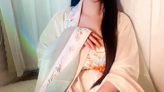 【E奶波霸】漢服小姐姐插跳蛋高潮!