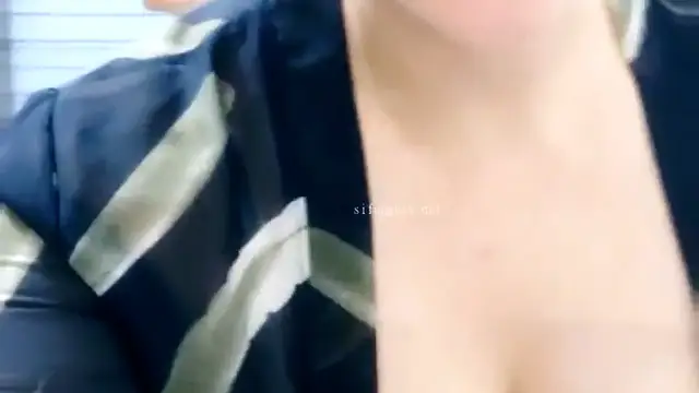 [直播] 超市老闆娘 【北冥有魚】 背對著顧客在店裡玩跳蛋 噴水太多 首次無套啪啪 被顏射 床單溼了 3